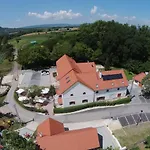 Bak Vendeglo Fahazak *