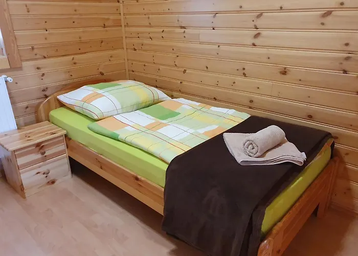 Hostel Bak Vendeglo Fahazak *