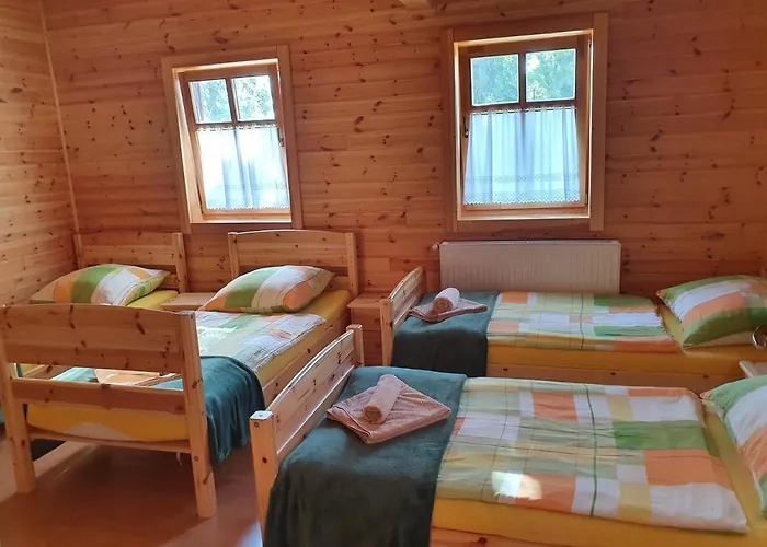 Hostel Bak Vendeglo Fahazak