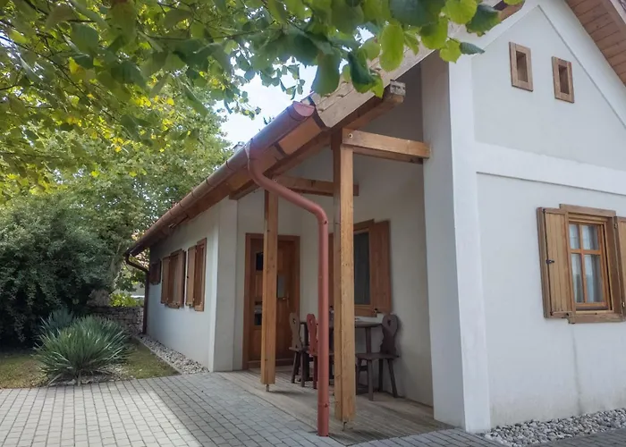 Bak Vendeglo Fahazak *