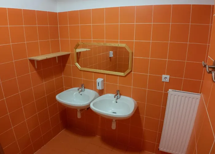 Hostel Bak Vendeglo Fahazak Gyulakeszi