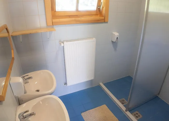 Bak Vendeglo Fahazak Hostel *